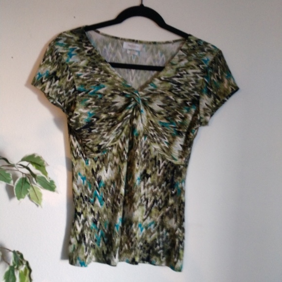 Van Heusen Tops - Twist Tie Shirt green print size Medium